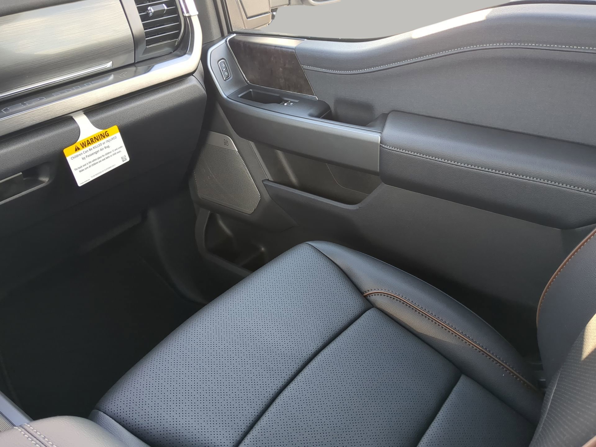 New 2026 Ford F350 Lariat w/ Black Appearance Package image 48