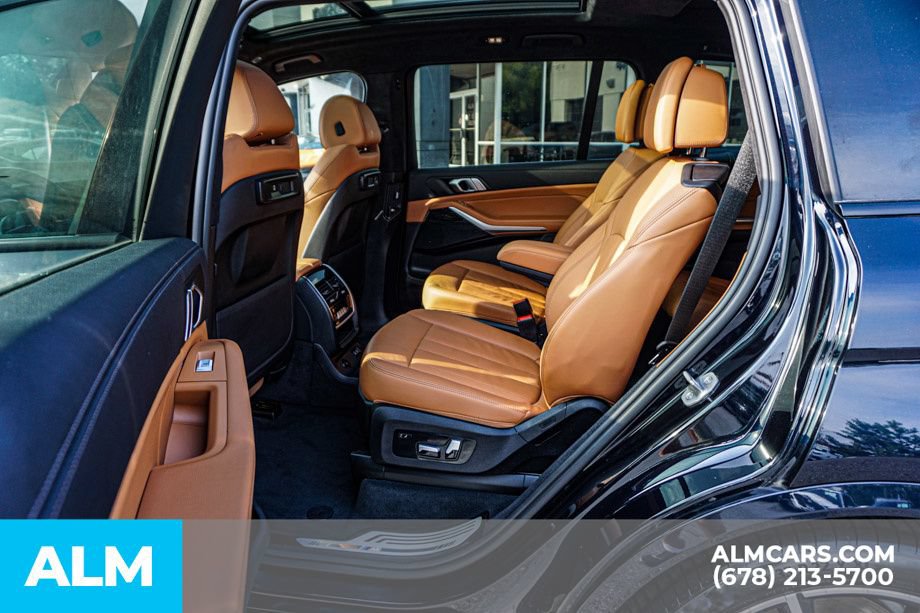 Used 2022 BMW X7 xDrive40i w/ M Sport Package AWD/4WD image 21