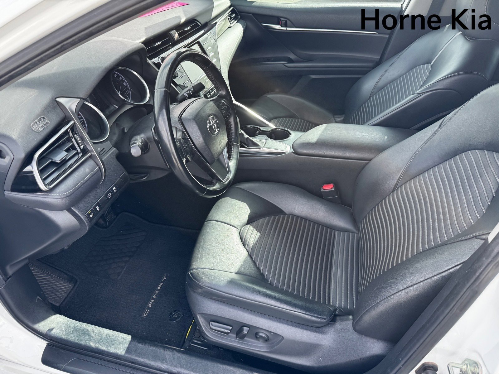 Used 2020 Toyota Camry SE image 9