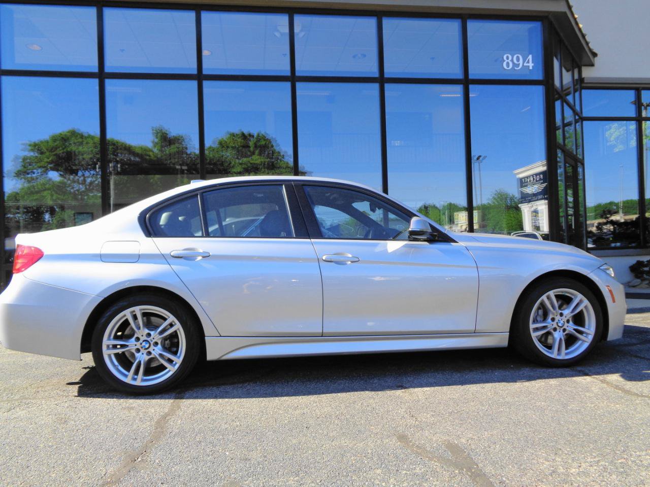 Used 2015 BMW 335i xDrive Sedan AWD/4WD image 4