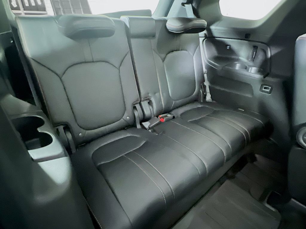 Used 2025 Honda Pilot TrailSport image 25