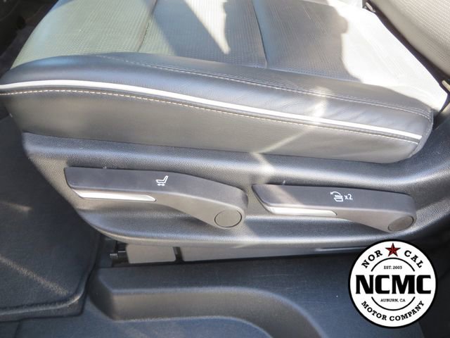 Used 2023 Cadillac Escalade Premium Luxury AWD/4WD image 43