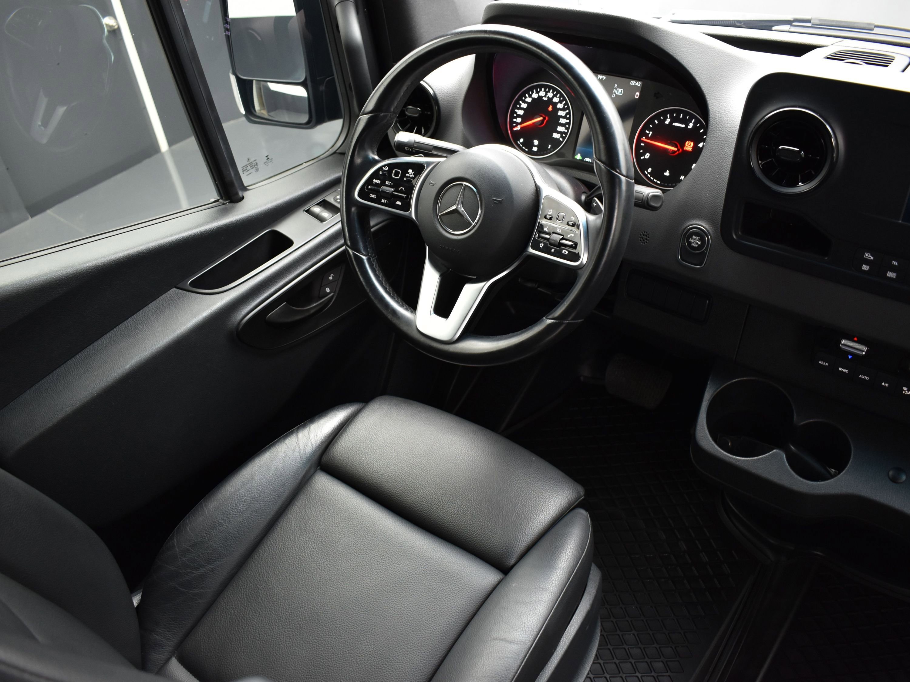 Used 2019 Mercedes-Benz Sprinter 2500 image 23