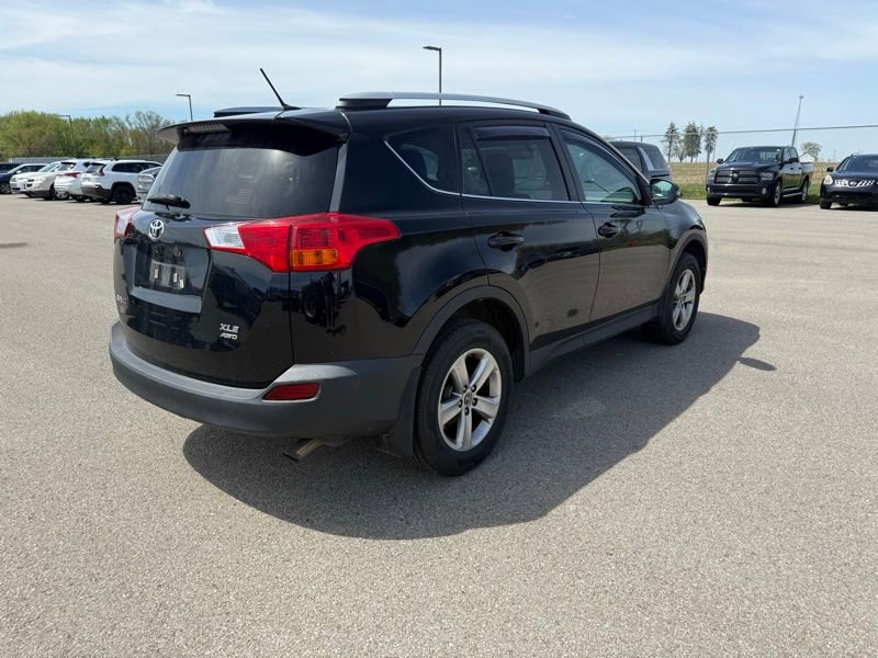 Used 2015 Toyota RAV4 XLE AWD/4WD image 6