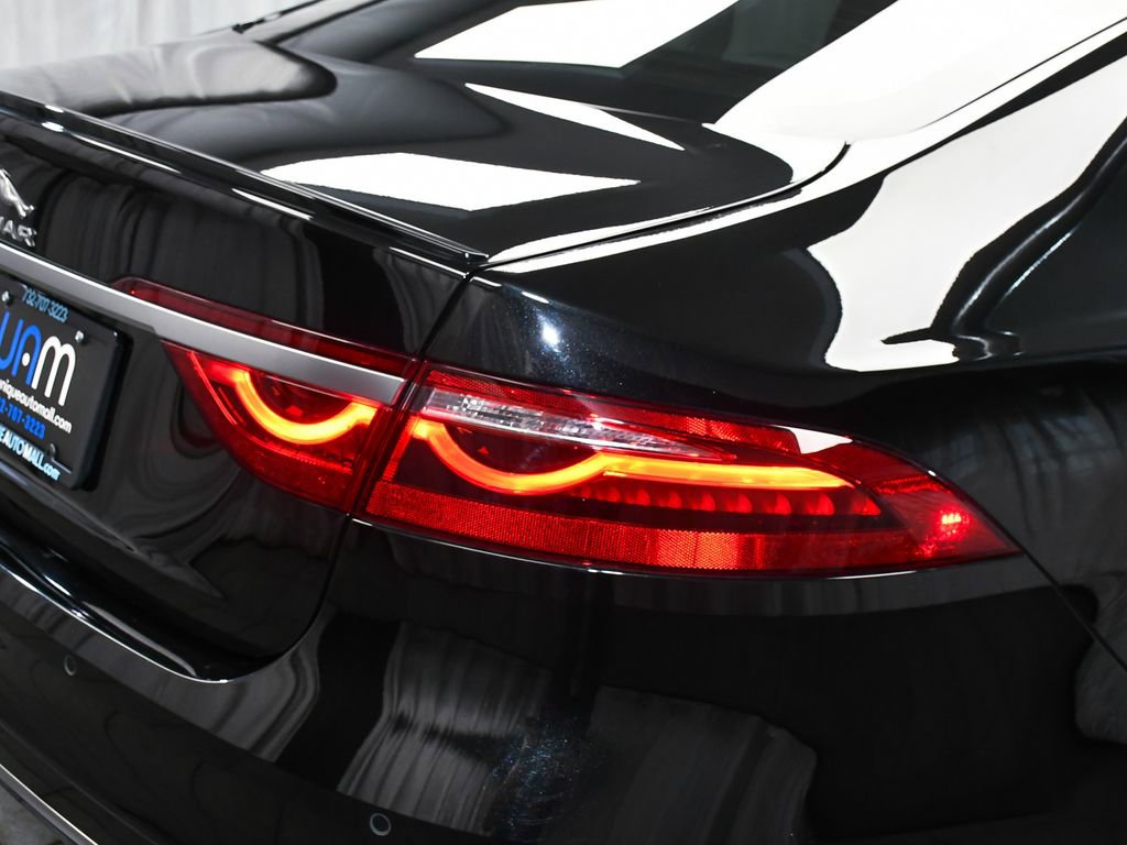 Used 2024 Jaguar XF R-Dynamic SE image 82