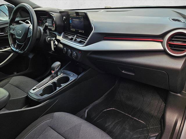 Used 2024 Chevrolet Trax RS FWD image 20