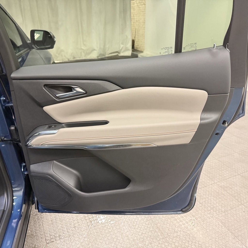 New 2026 Chevrolet Traverse LT w/ Sun and Wheel Package FWD image 20