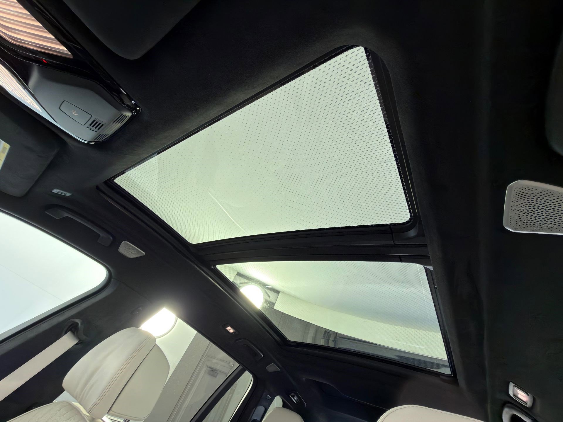 New 2026 BMW ALPINA XB7 image 14