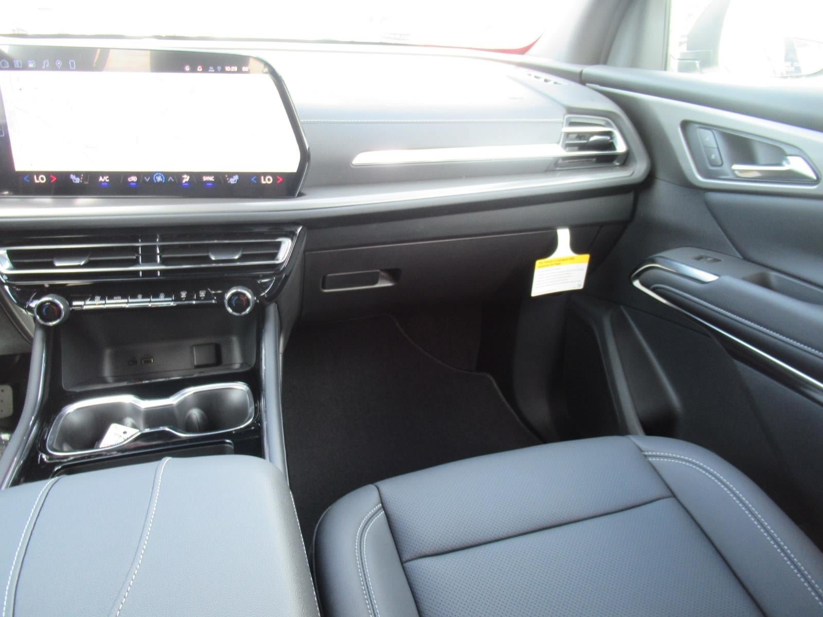 New 2027 Chevrolet Traverse LT FWD image 14