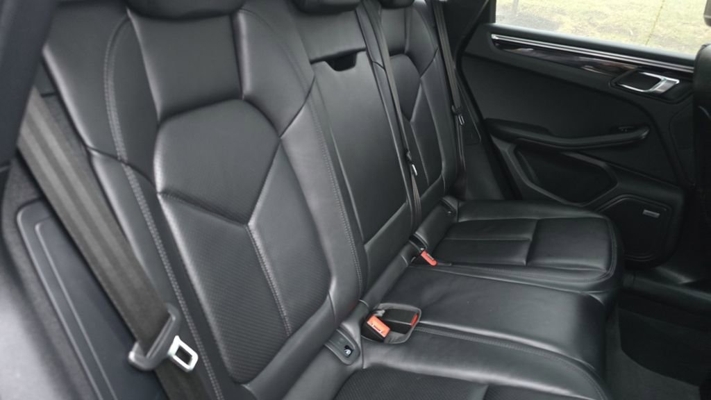 Used 2022 Porsche Macan image 23