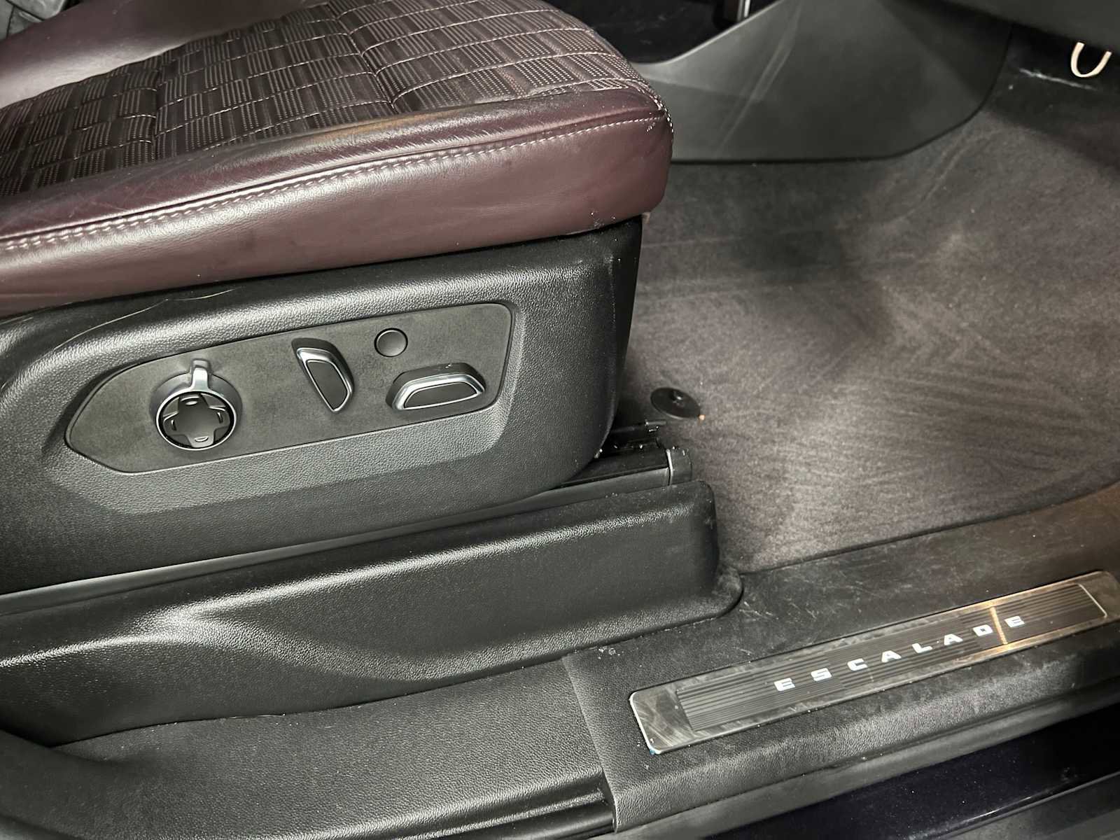 Used 2023 Cadillac Escalade Sport Platinum AWD/4WD image 13