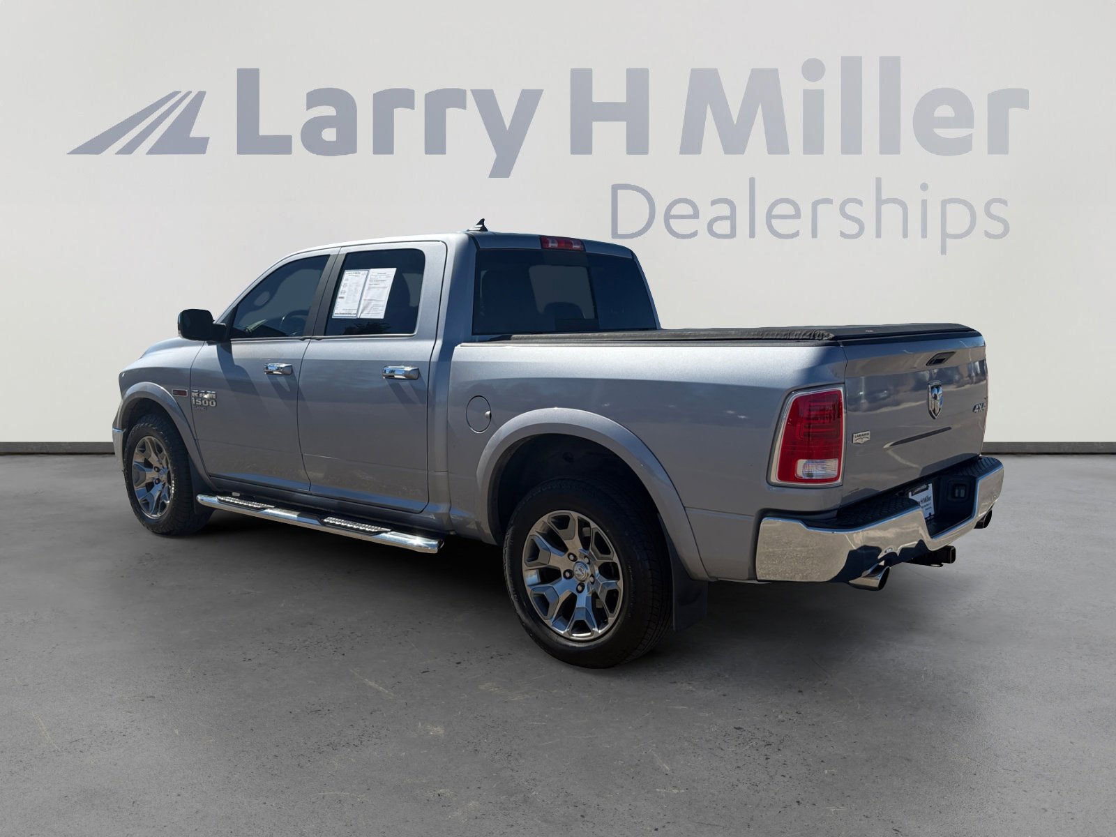 Used 2019 RAM 1500 Laramie w/ Convenience Group AWD/4WD image 4