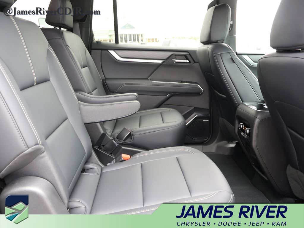 Used 2026 GMC Acadia Elevation w/ Elevation Premium Package AWD/4WD image 12