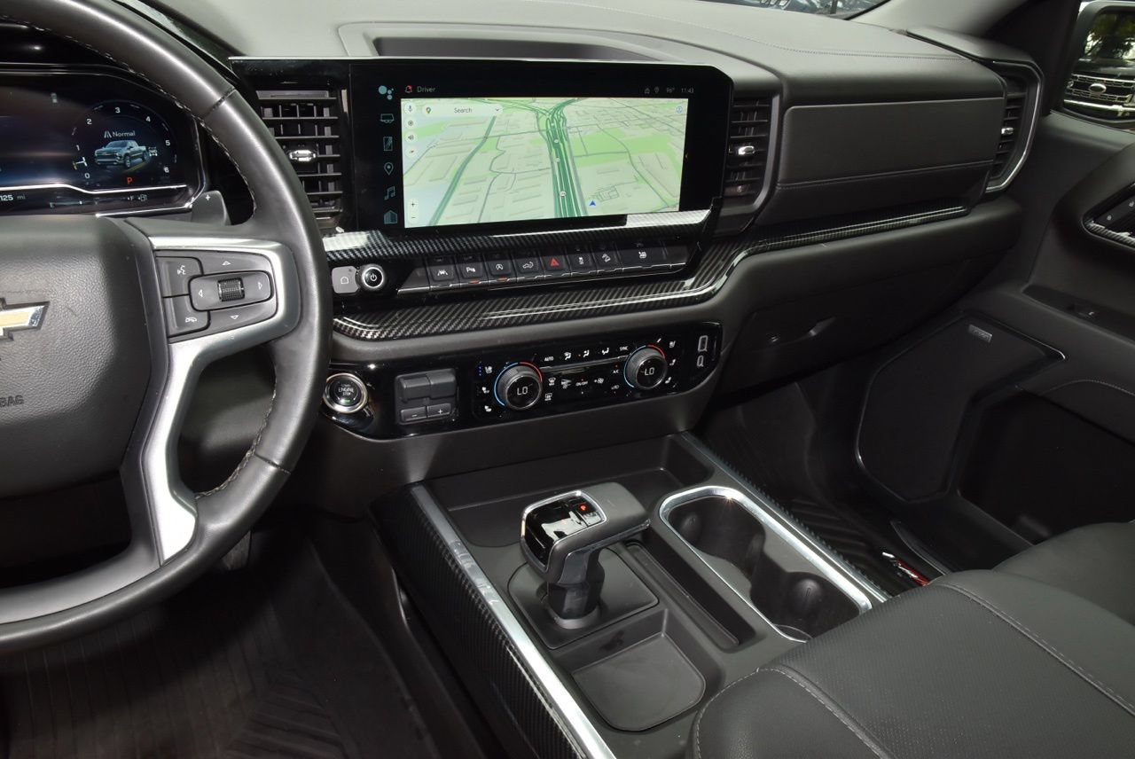 Used 2025 Chevrolet Silverado 1500 LTZ AWD/4WD image 27