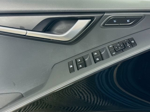 Used 2023 Kia Niro SX Touring FWD image 14