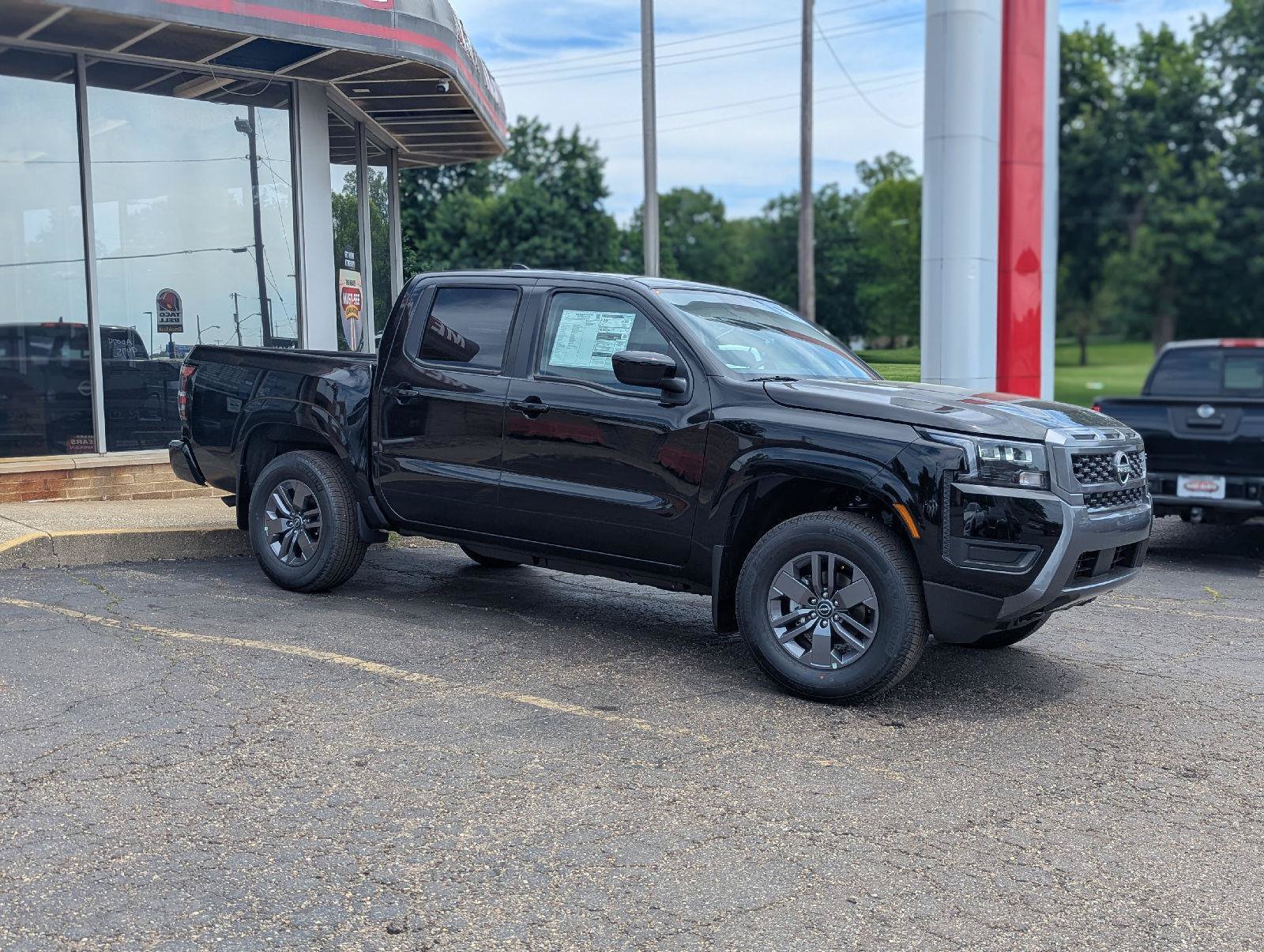 New 2026 Nissan Frontier SV w/ Tow Package AWD/4WD image 9