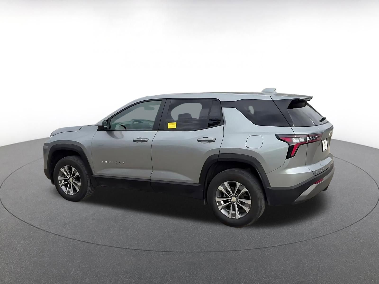 Used 2025 Chevrolet Equinox LT image 10