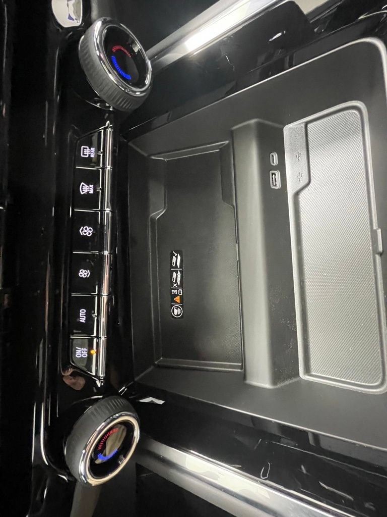 New 2026 Chevrolet Suburban Premier w/ Sun And Tow Package AWD/4WD image 25