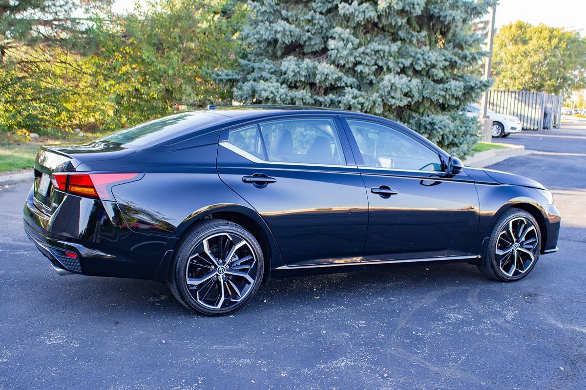 Used 2025 Nissan Altima 2.5 SR AWD/4WD image 11