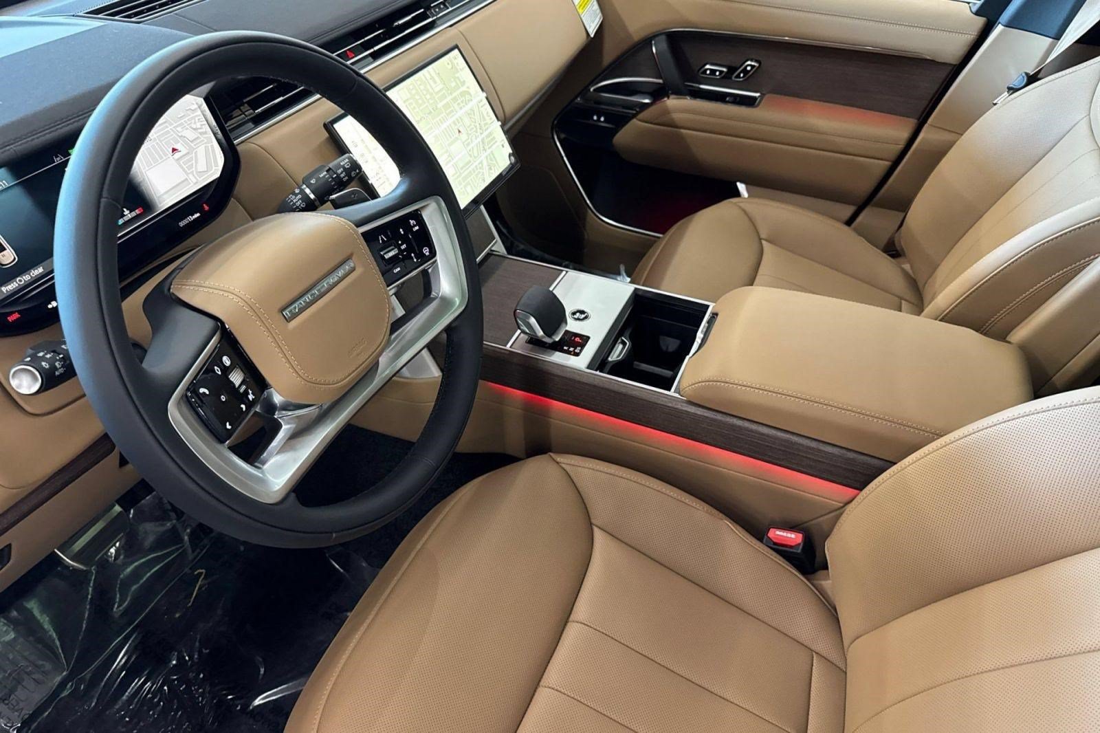 New 2026 Land Rover Range Rover Long Wheelbase SE AWD/4WD image 4