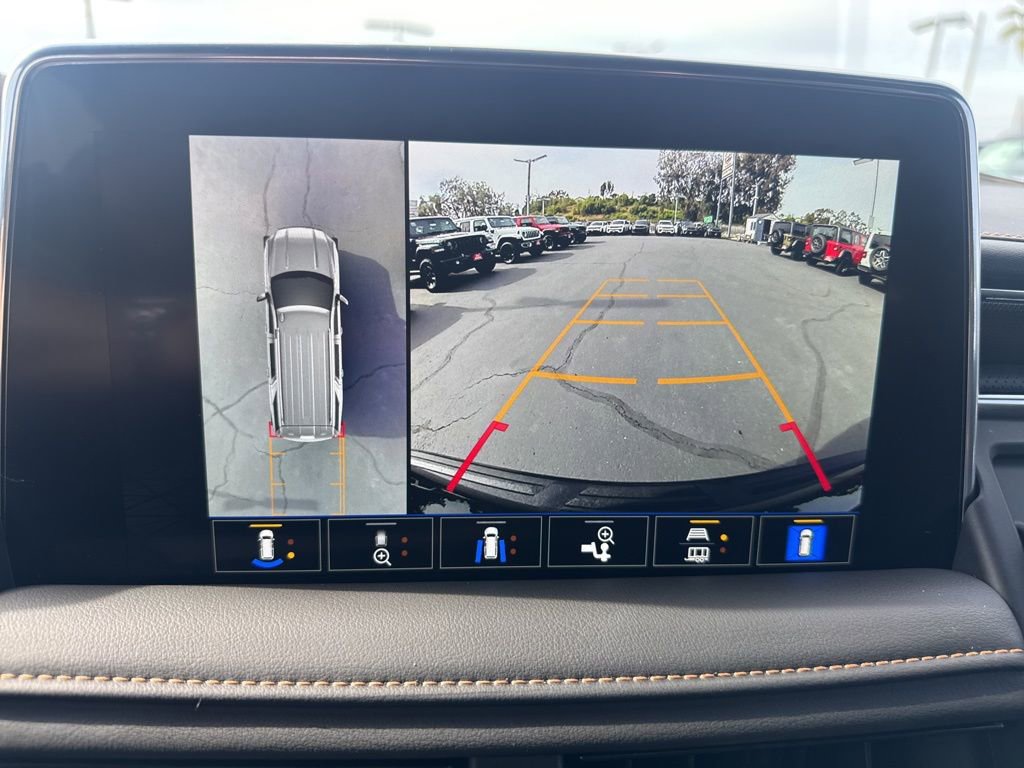 Used 2024 GMC Yukon AT4 w/ Technology Package image 25