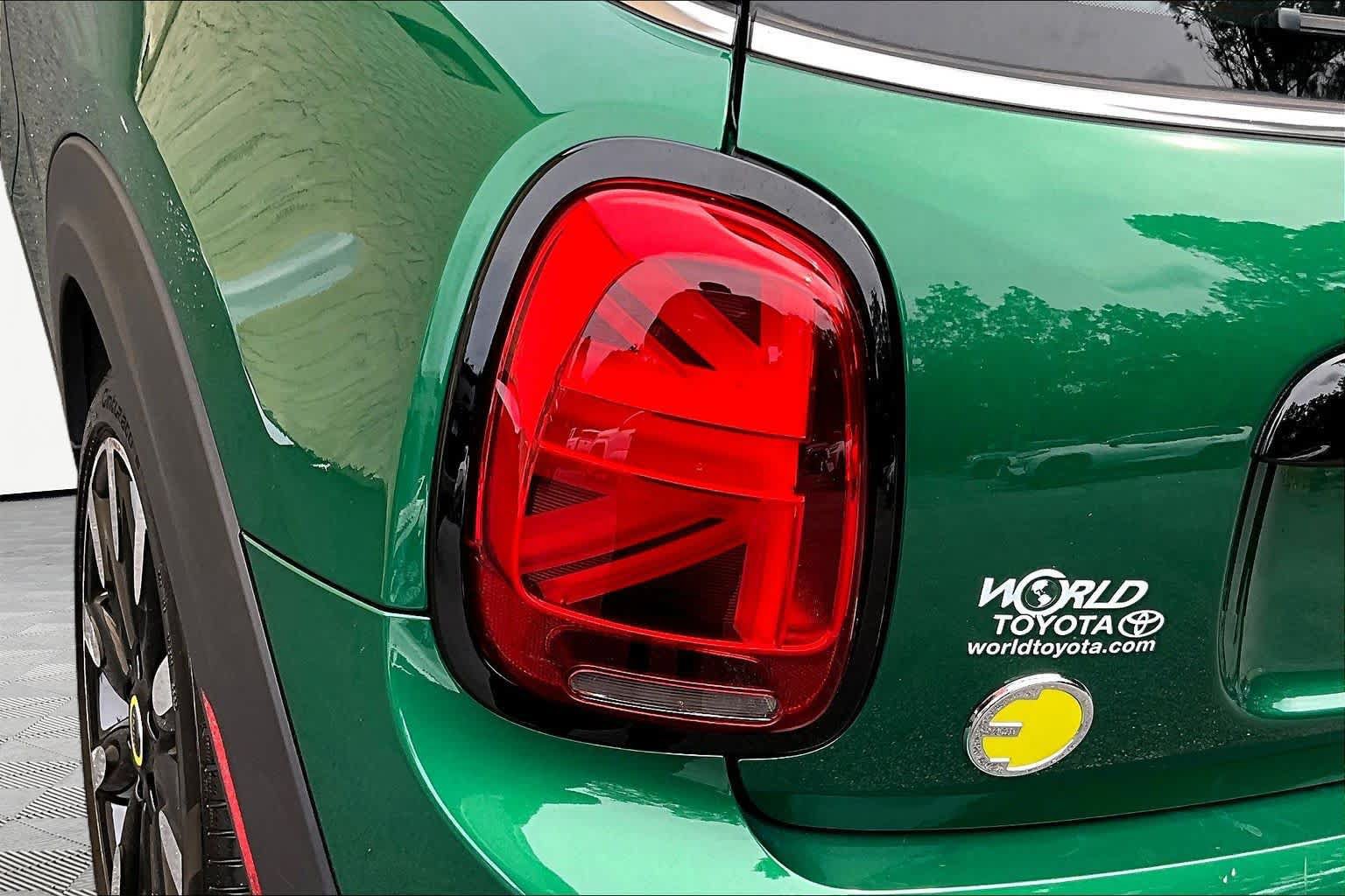 Used 2024 MINI Cooper SE FWD image 27