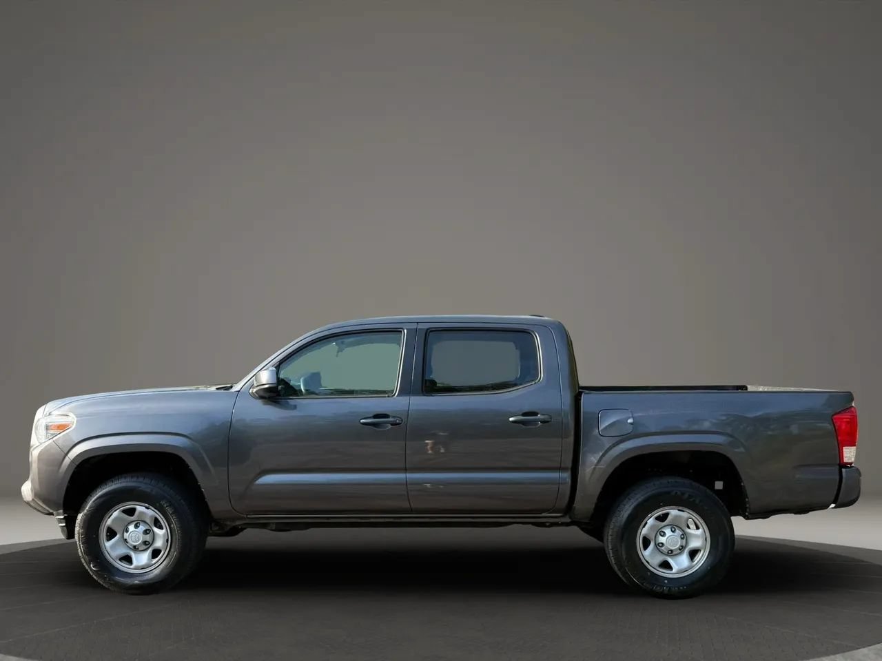 Used 2016 Toyota Tacoma SR w/ SR Convenience Package RWD image 10