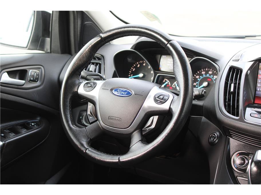 Used 2014 Ford Escape Titanium w/ Equipment Group 401A AWD/4WD image 17
