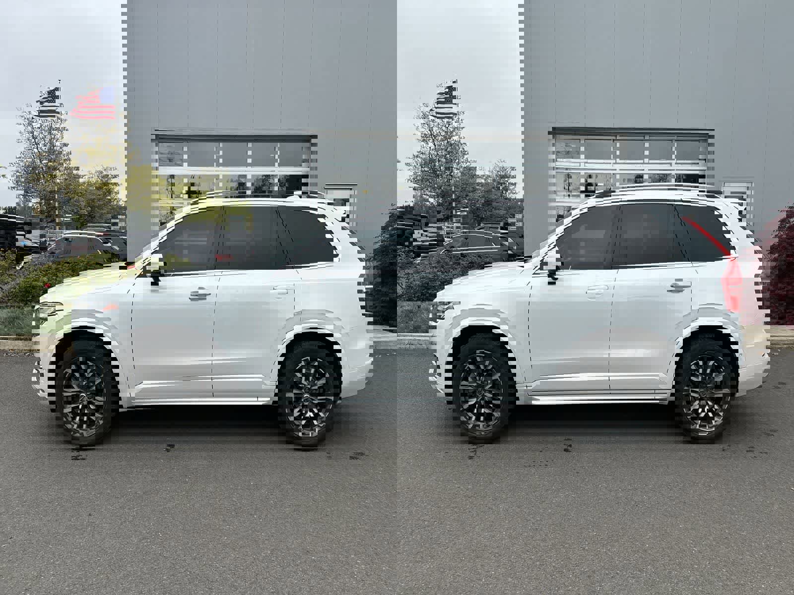 Used 2018 Volvo XC90 T6 Momentum w/ Convenience Package AWD/4WD image 2