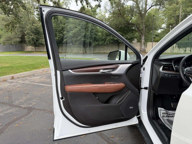 Used 2024 Cadillac XT5 Sportv w/ Technology Package AWD/4WD image 18