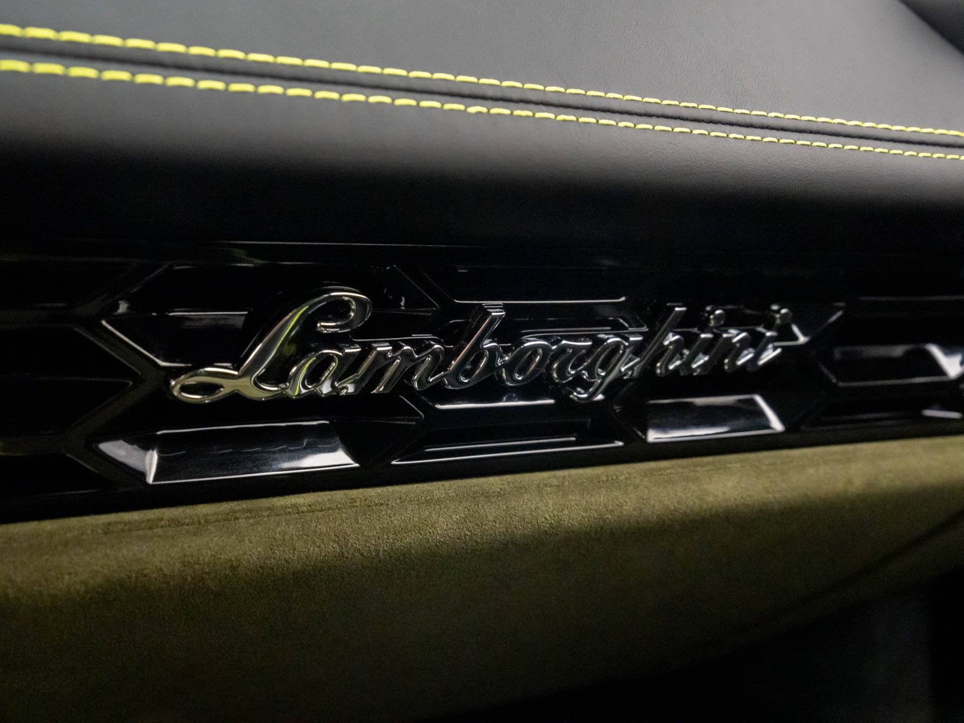 Used 2024 Lamborghini Huracan Sterrato image 32