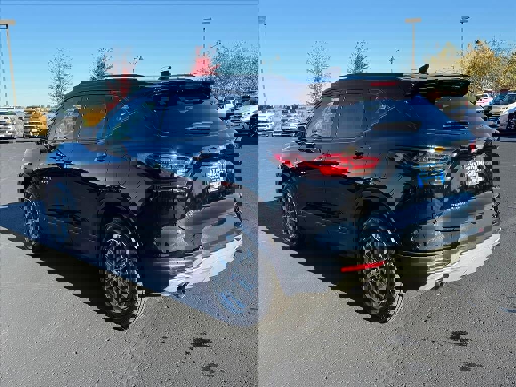 Certified 2024 Chevrolet Blazer LT w/ Convenience Package image 3