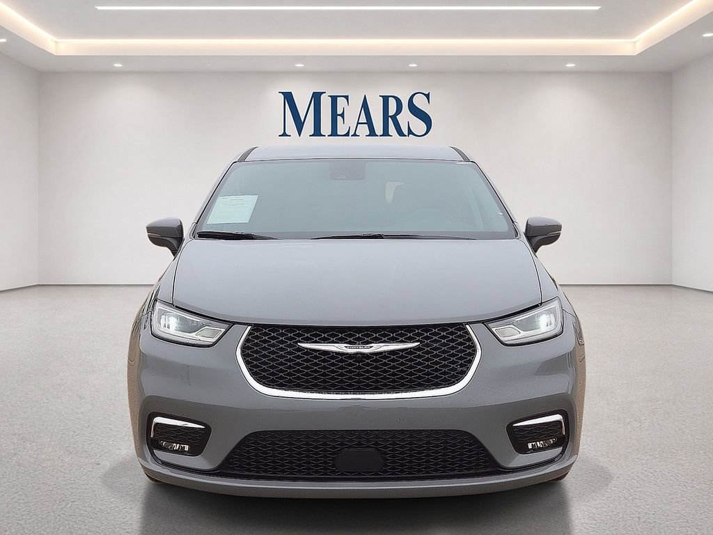 Used 2023 Chrysler Pacifica Touring-L FWD image 8