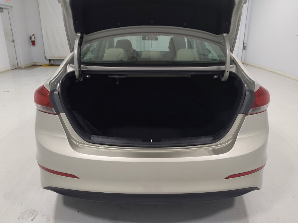 Used 2018 Hyundai Elantra SE w/ SE Connectivity Package 04 FWD image 29