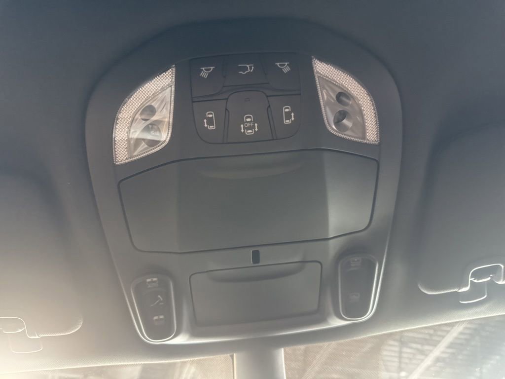 New 2025 Chrysler Pacifica Select image 26