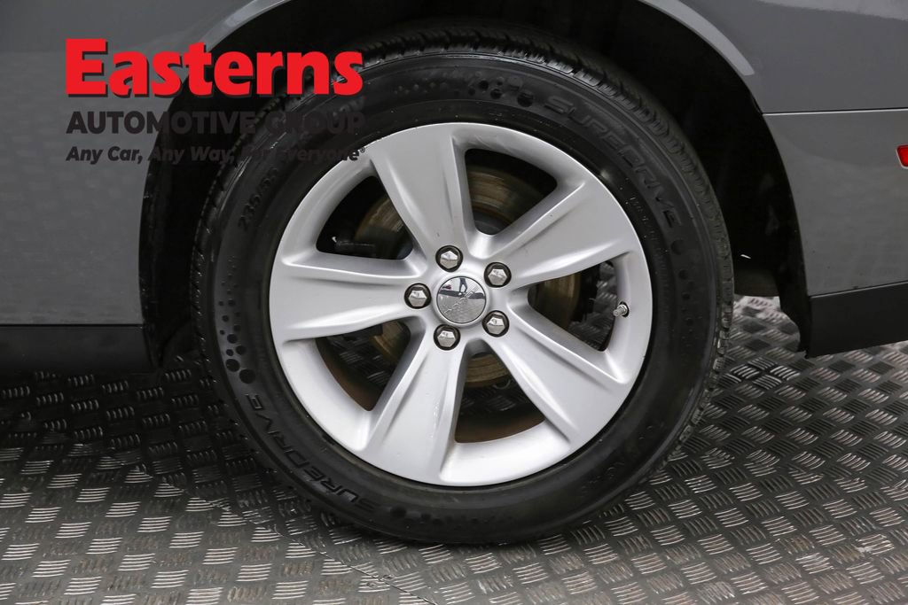 Used 2023 Dodge Challenger SXT image 32