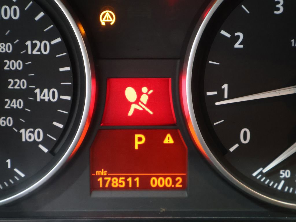 Used 2006 BMW 330i Sedan image 32