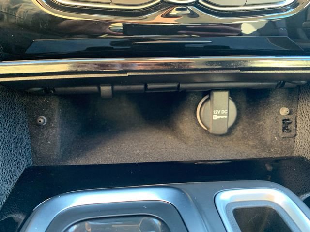 Used 2023 Chrysler 300 Touring w/ Sport Appearance Package image 35