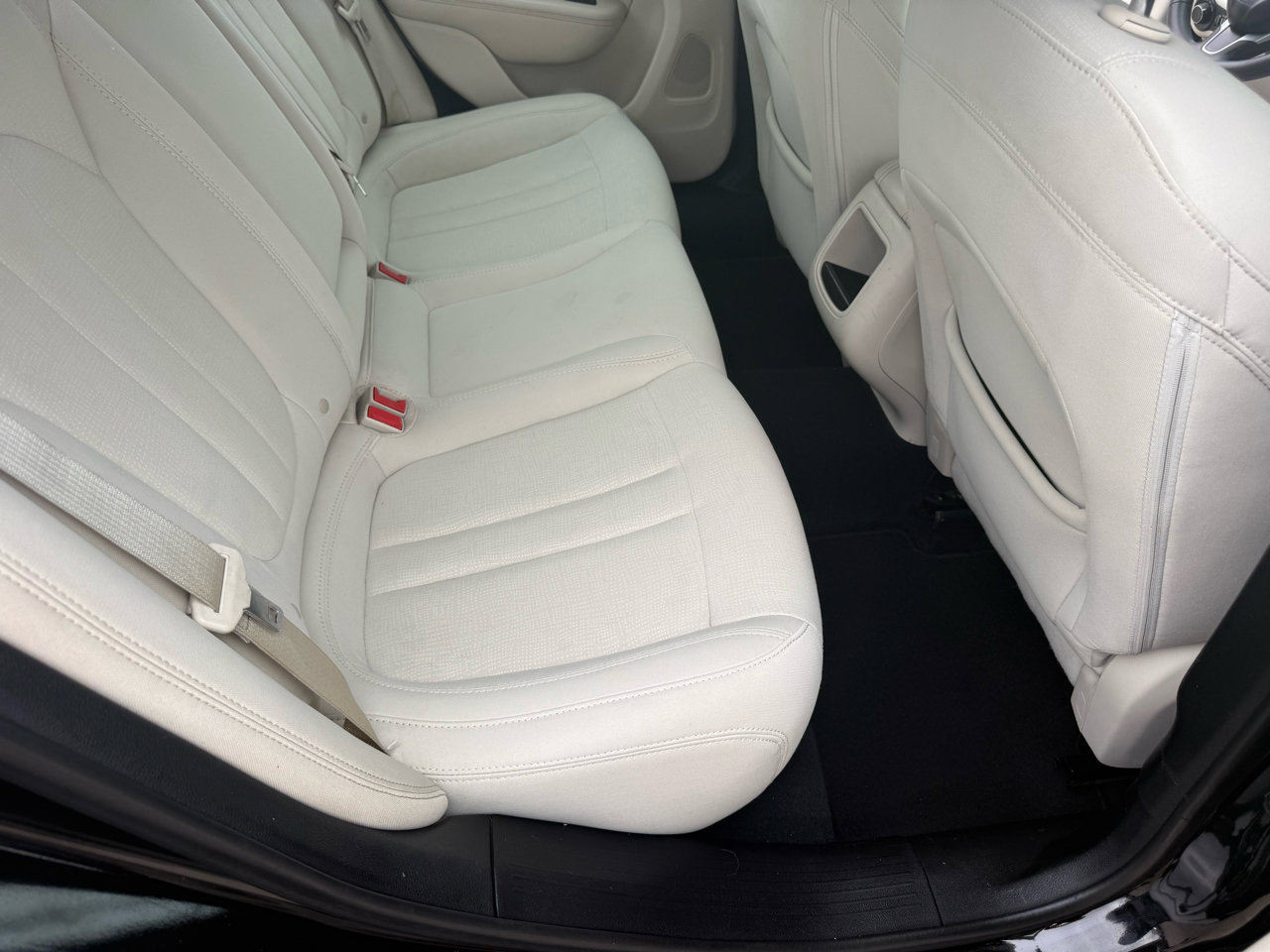 Used 2015 Chrysler 200 Limited image 54