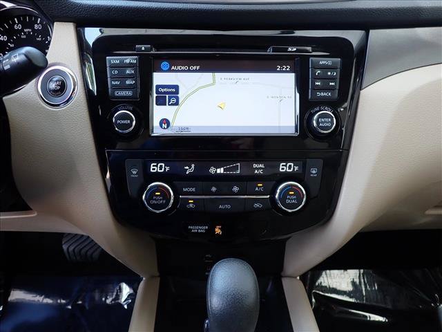 Used 2016 Nissan Rogue SV w/ SV Premium Package AWD/4WD image 17