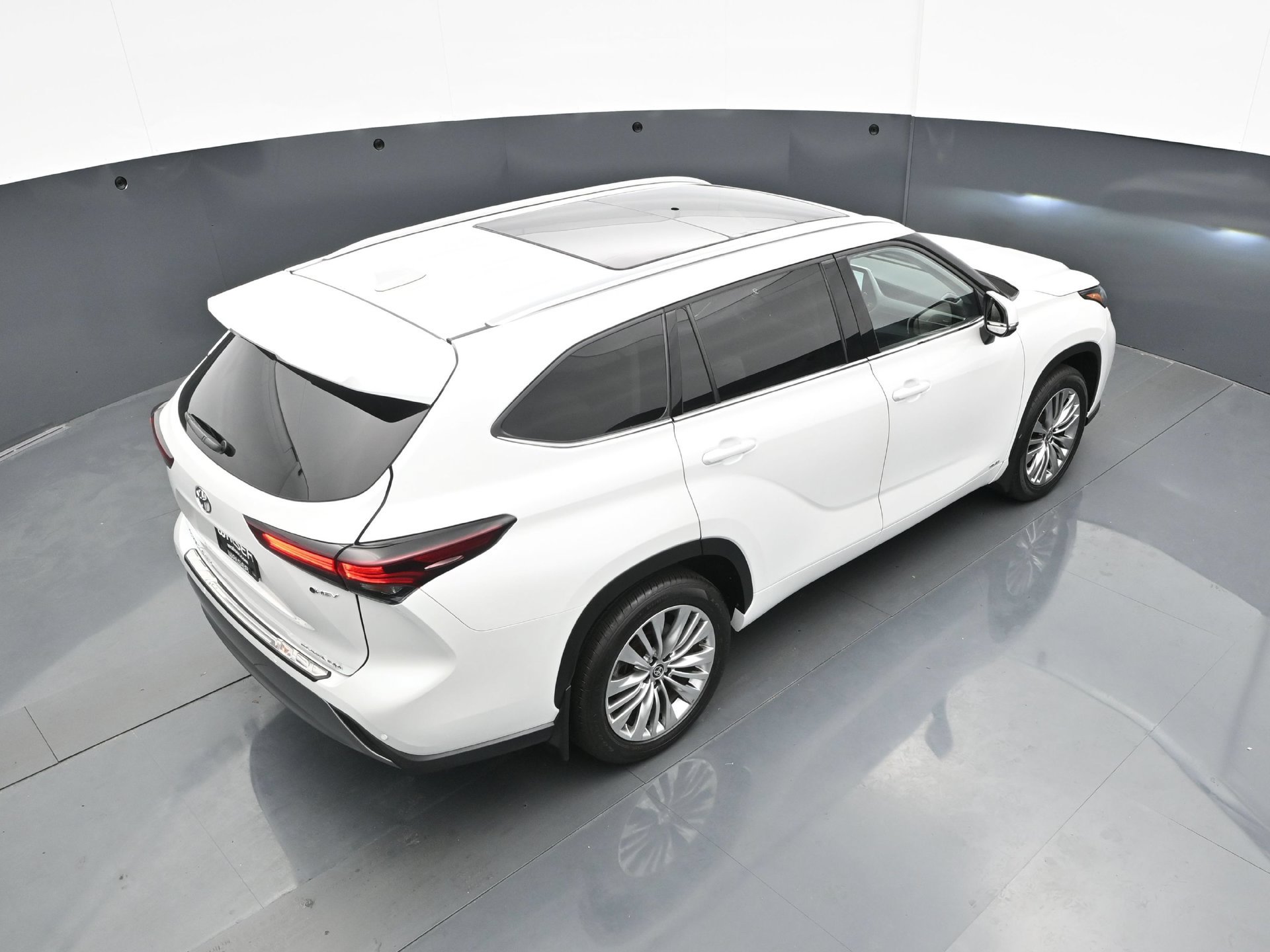 Used 2025 Toyota Highlander Platinum AWD/4WD image 49