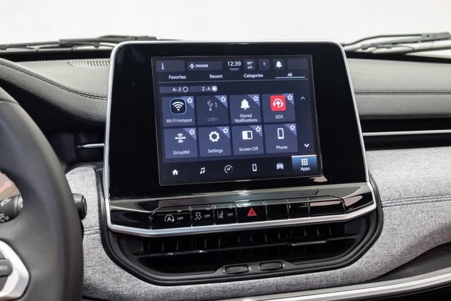 Certified 2025 Jeep Compass Latitude AWD/4WD image 18
