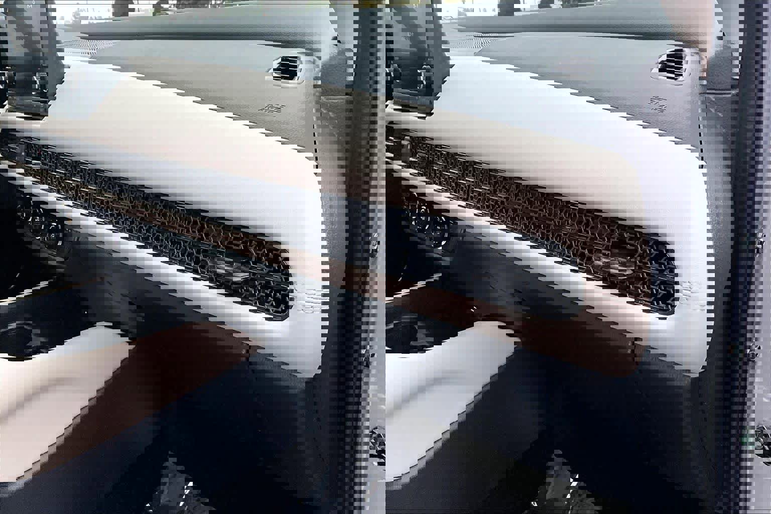 Used 2025 Honda HR-V LX image 18