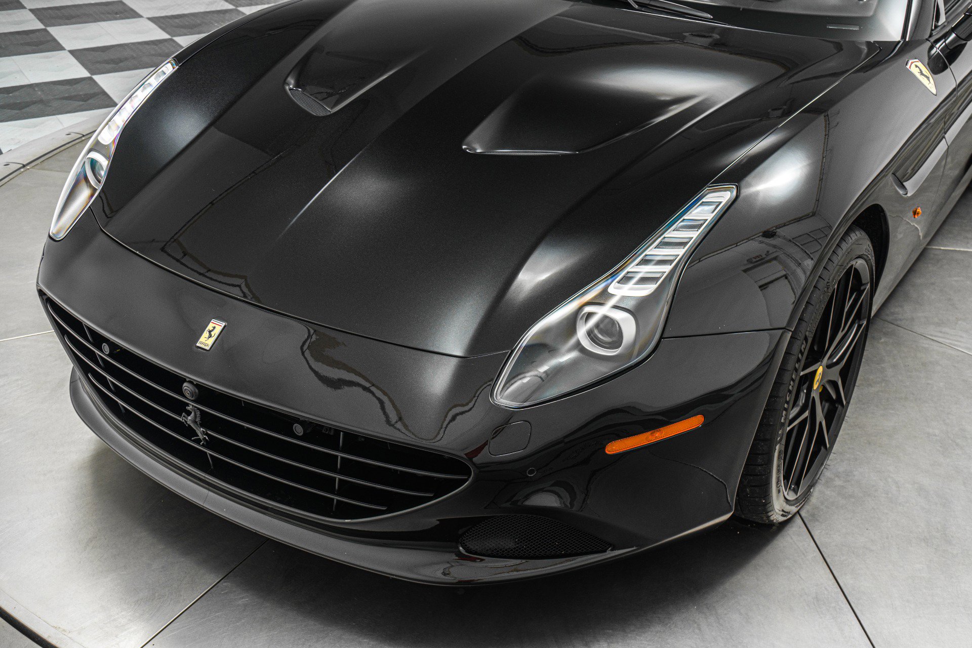 Used 2015 Ferrari California T image 34