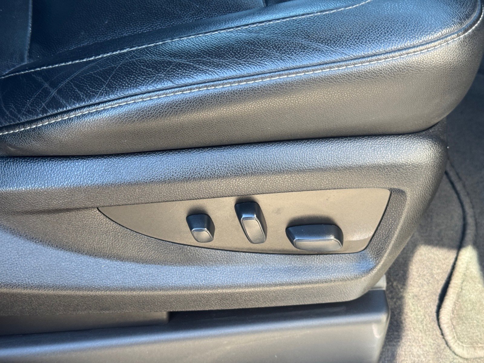 Used 2019 Chevrolet Suburban LT image 13