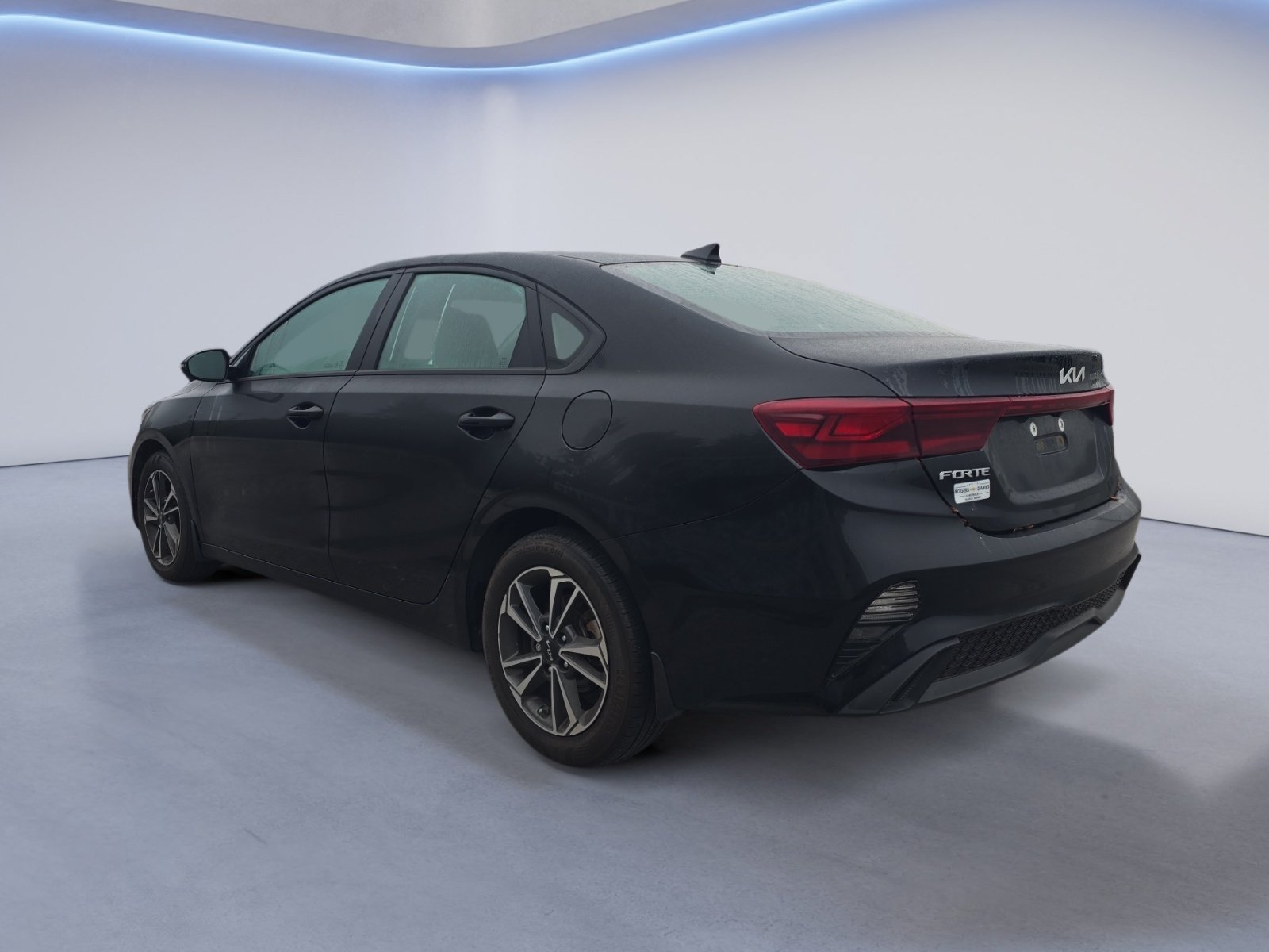 Used 2024 Kia Forte LXS w/ LXS Technology Package FWD image 3