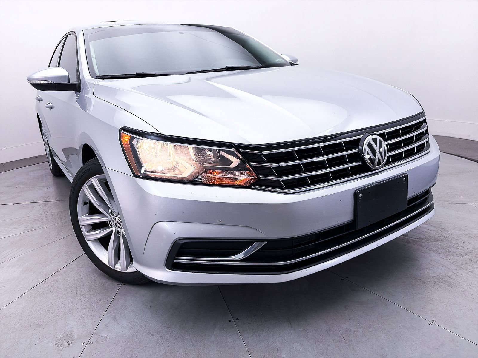Used 2019 Volkswagen Passat 2.0T Wolfsburg FWD image 7