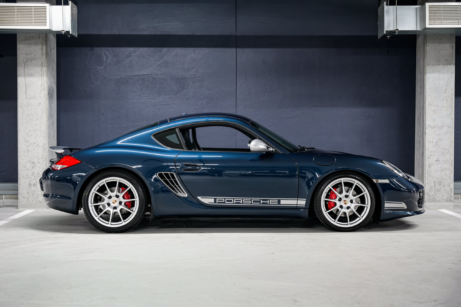 Used 2012 Porsche Cayman R RWD image 2