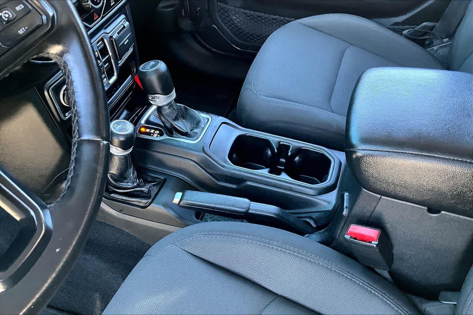 Used 2022 Jeep Wrangler Unlimited Sport AWD/4WD image 15