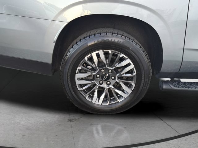 Certified 2025 Chevrolet Suburban Z71 AWD/4WD image 32